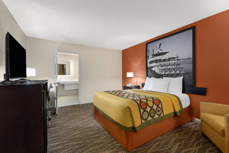 Super 8 by Wyndham New Orleans image