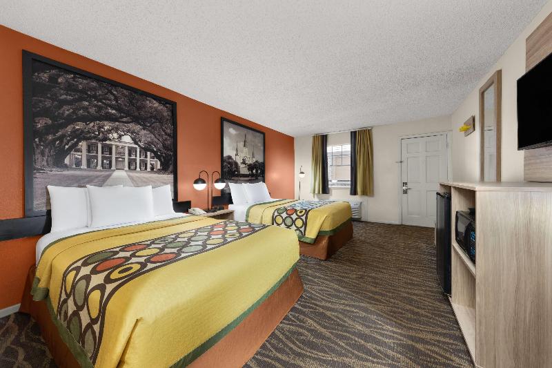 Super 8 by Wyndham New Orleans image