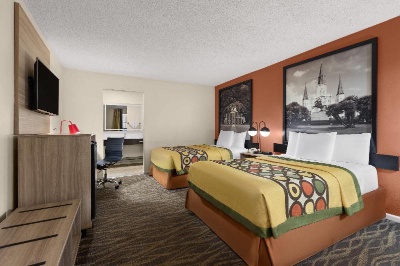 Super 8 by Wyndham New Orleans image