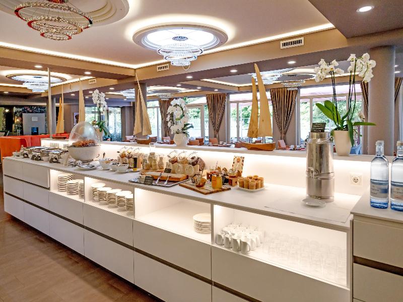BEST WESTERN PLUS Ostseehotel Waldschloesschen image