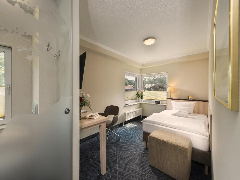 BEST WESTERN PLUS Ostseehotel Waldschloesschen image