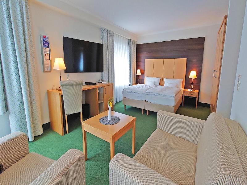 BEST WESTERN PLUS Ostseehotel Waldschloesschen image