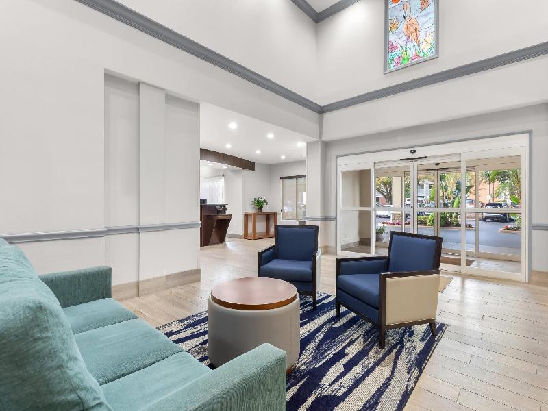 Comfort Suites Near Universal Orlando Resort image