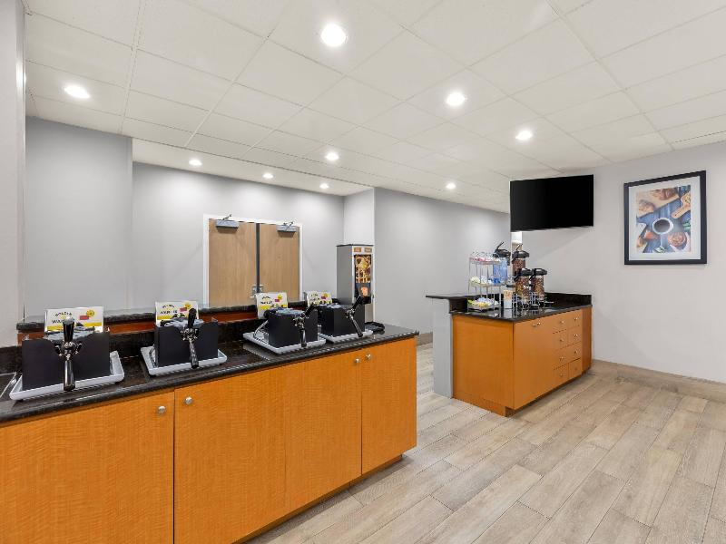 Comfort Suites Near Universal Orlando Resort image
