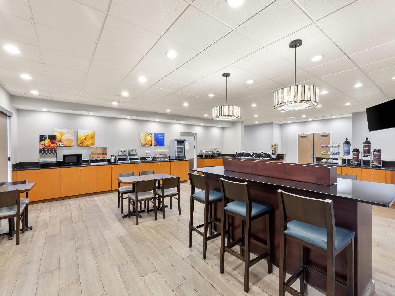 Comfort Suites Near Universal Orlando Resort image