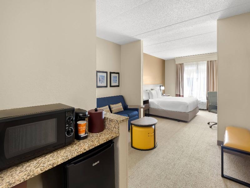 Comfort Suites Near Universal Orlando Resort image