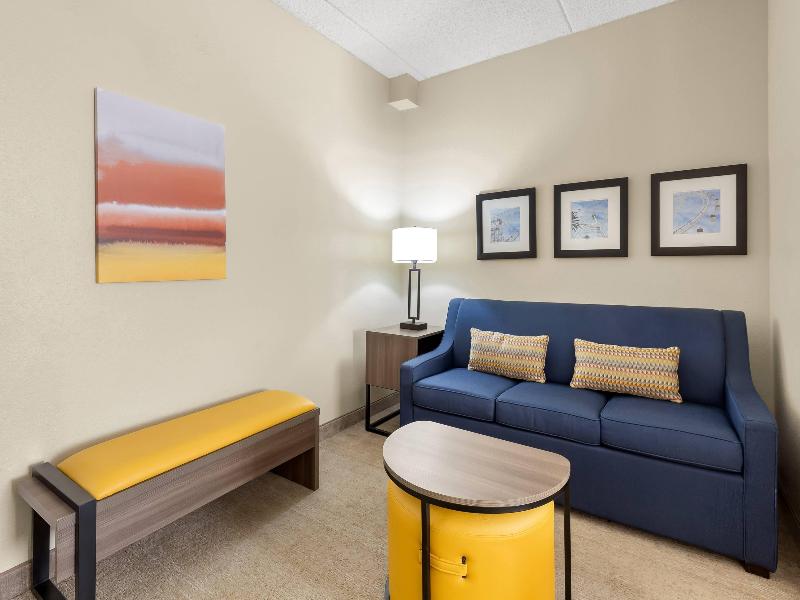 Comfort Suites Near Universal Orlando Resort image