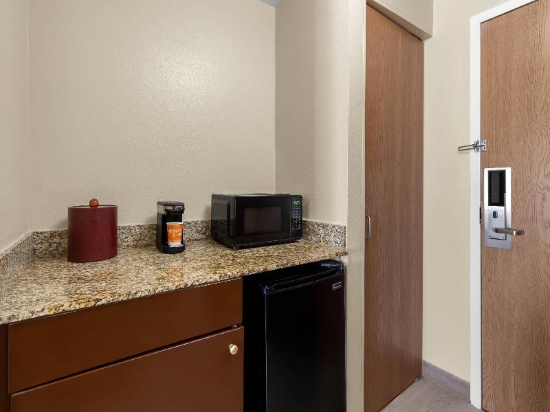 Comfort Suites Near Universal Orlando Resort image