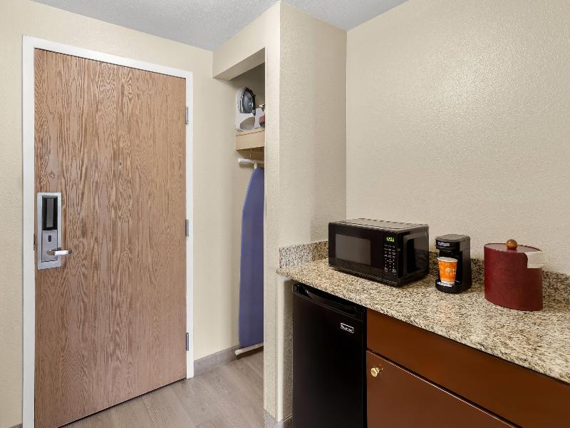Comfort Suites Near Universal Orlando Resort image