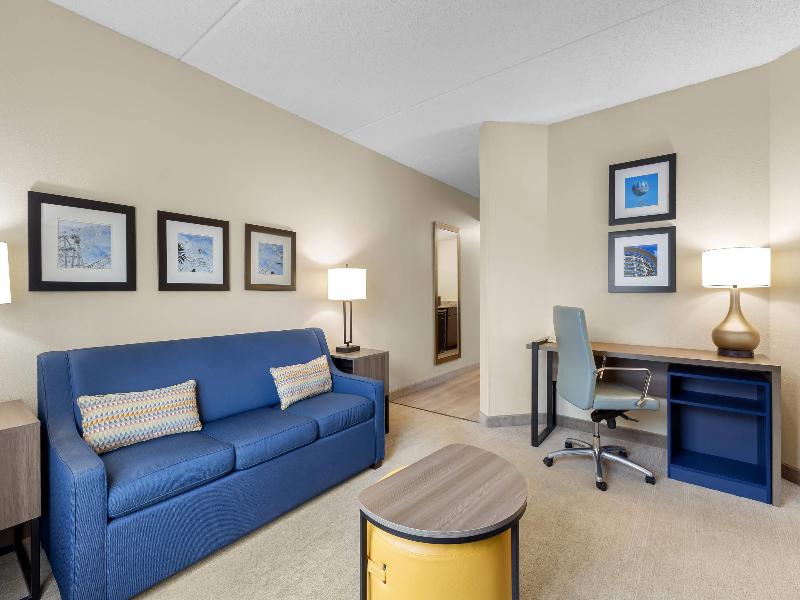 Comfort Suites Near Universal Orlando Resort image