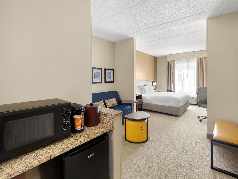 Comfort Suites Near Universal Orlando Resort image