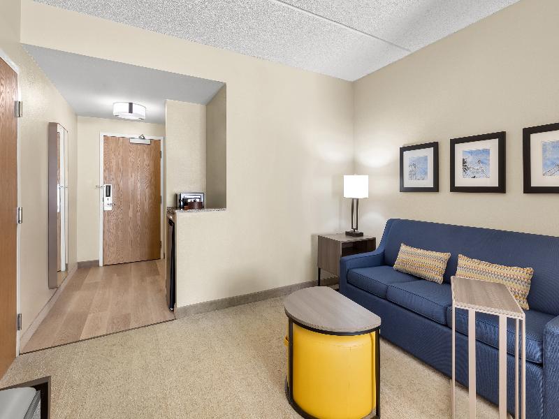 Comfort Suites Near Universal Orlando Resort image