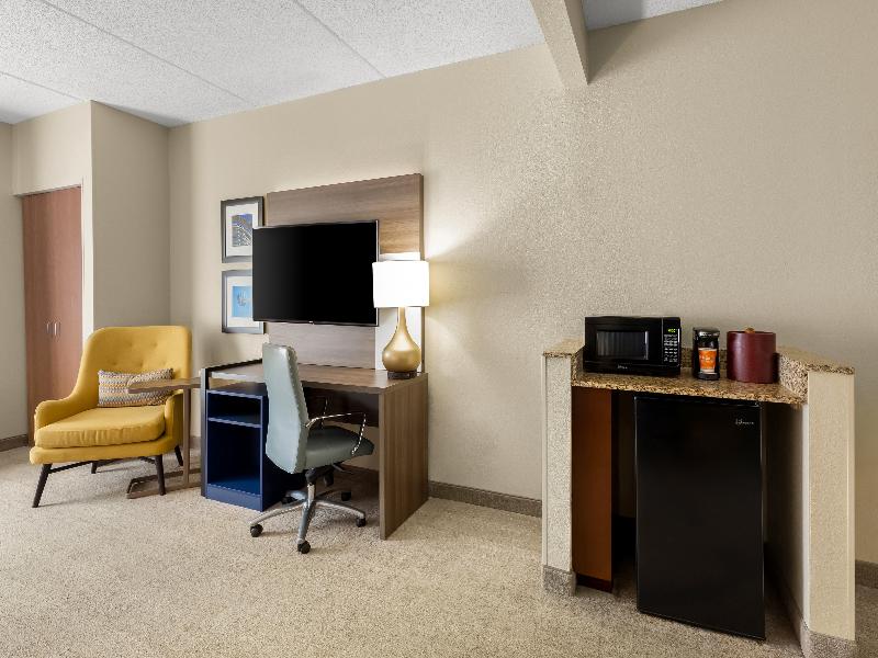 Comfort Suites Near Universal Orlando Resort image