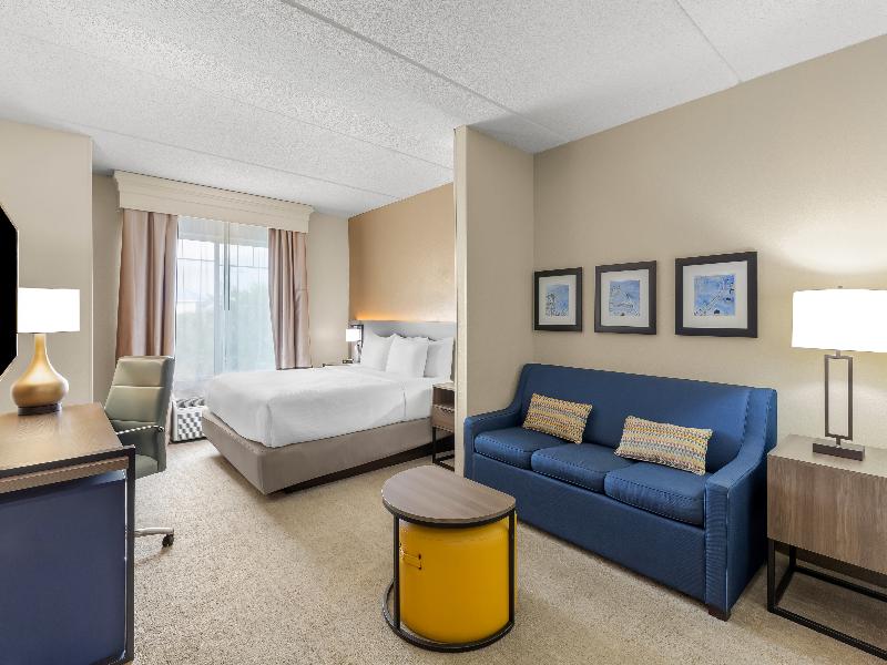 Comfort Suites Near Universal Orlando Resort image