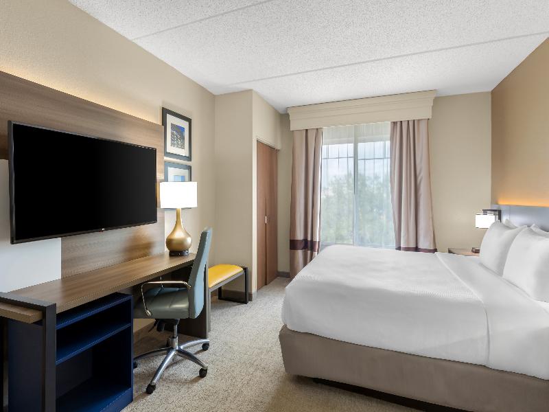 Comfort Suites Near Universal Orlando Resort image