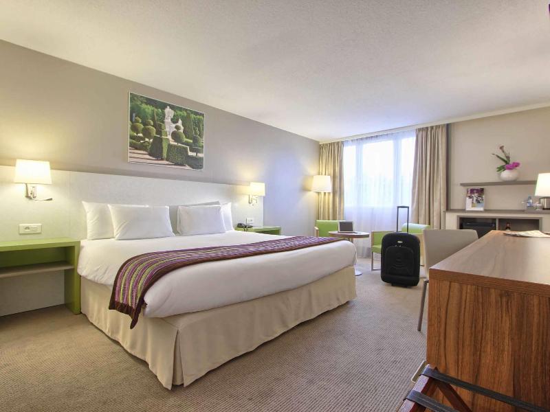 Mercure Paris Velizy image