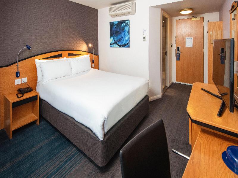 Holiday Inn Express Bristol City Centre image