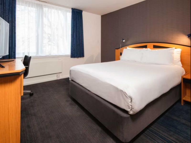 Holiday Inn Express Bristol City Centre image