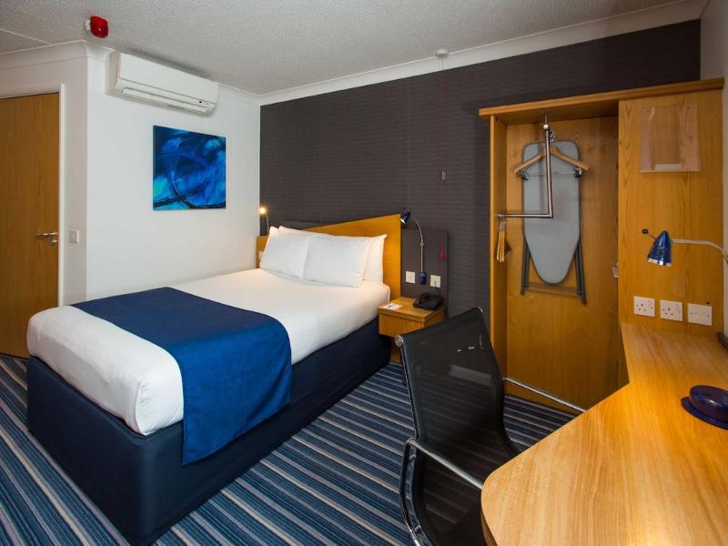 Holiday Inn Express Bristol City Centre image