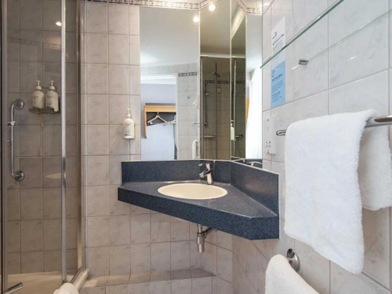 Holiday Inn Express Bristol City Centre image 6