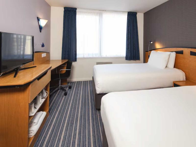 Holiday Inn Express Bristol City Centre image