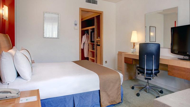 Holiday Inn Aylesbury image