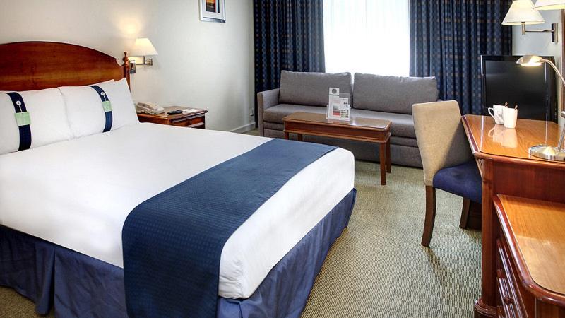 Holiday Inn Aylesbury image