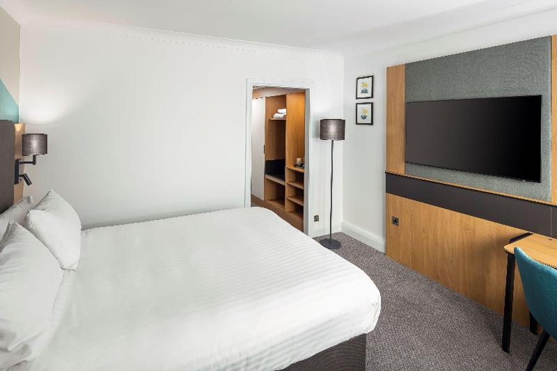Holiday Inn Aylesbury image