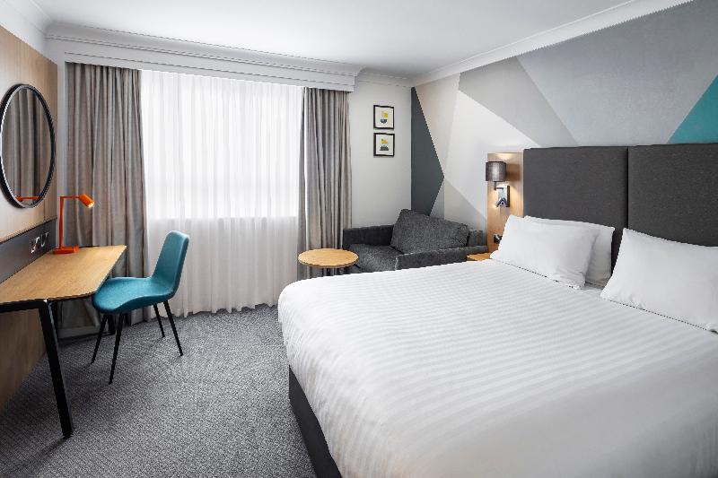 Holiday Inn Aylesbury image