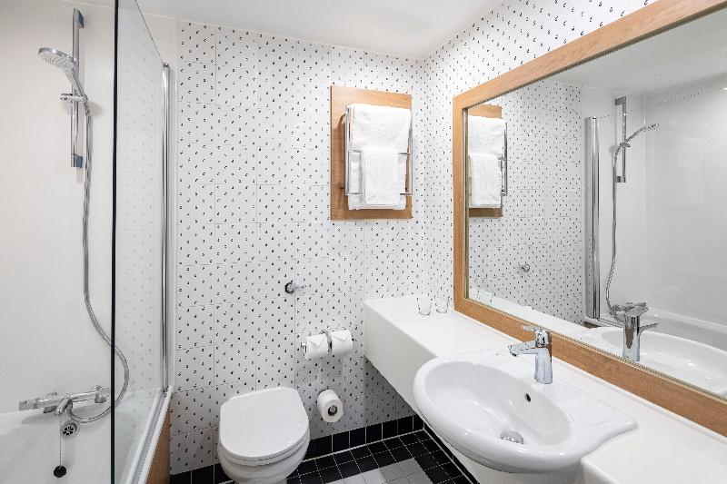 Holiday Inn Aylesbury image