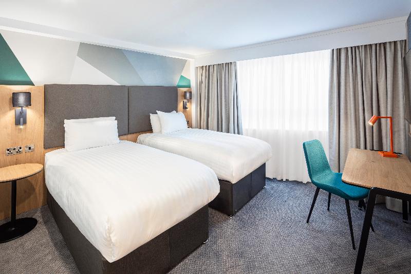 Holiday Inn Aylesbury image
