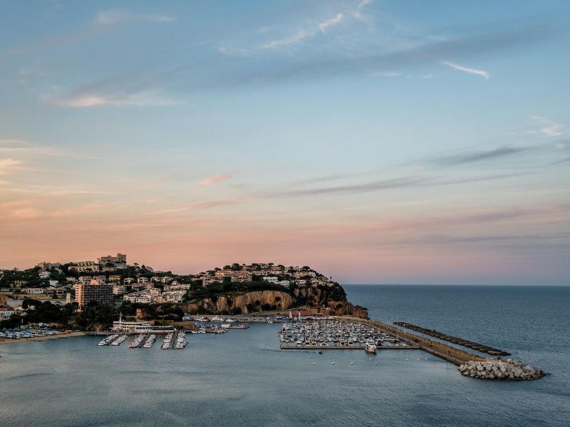 Montjoi image