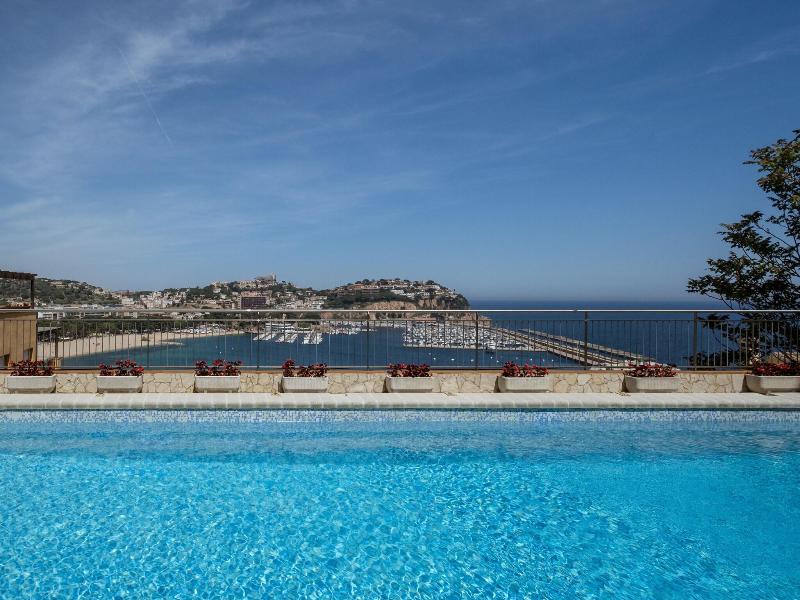 Montjoi image