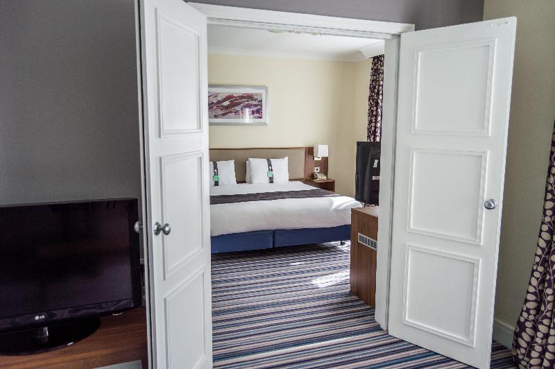 Holiday Inn Leeds - Brighouse image