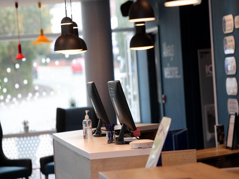 Holiday Inn Express Chester - Racecourse image