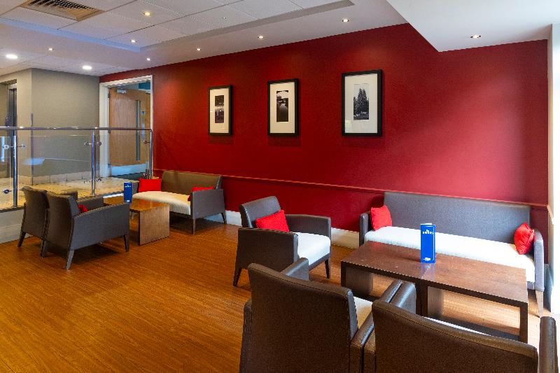 Holiday Inn Express Droitwich image