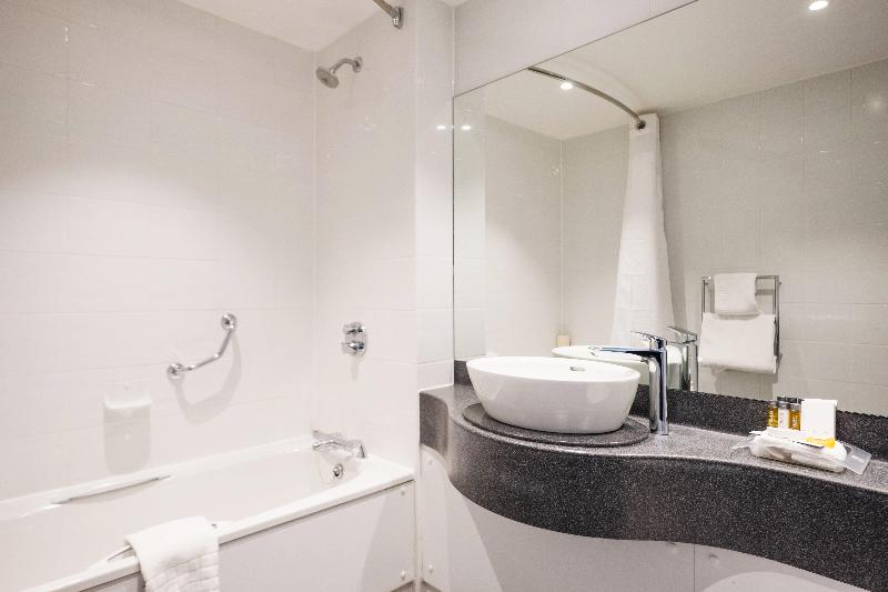 Holiday Inn Farnborough image