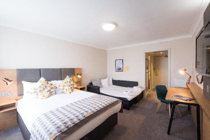Holiday Inn Farnborough image
