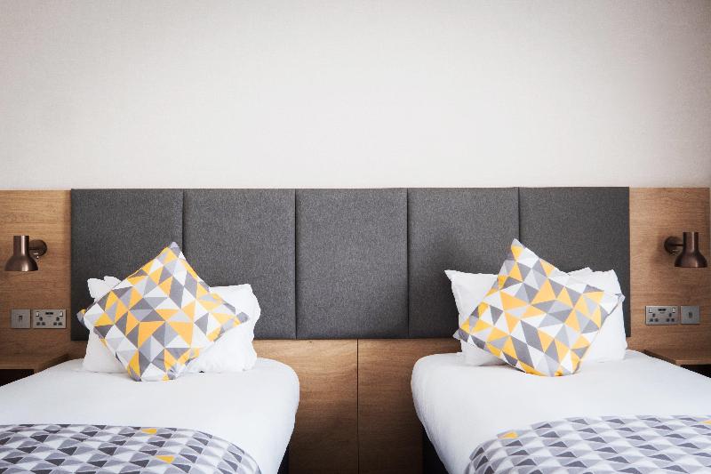 Holiday Inn Farnborough image