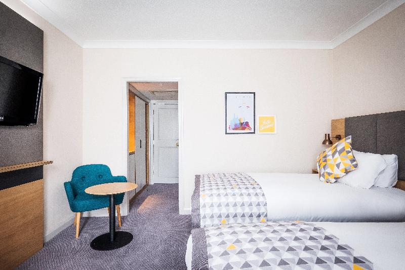 Holiday Inn Farnborough image