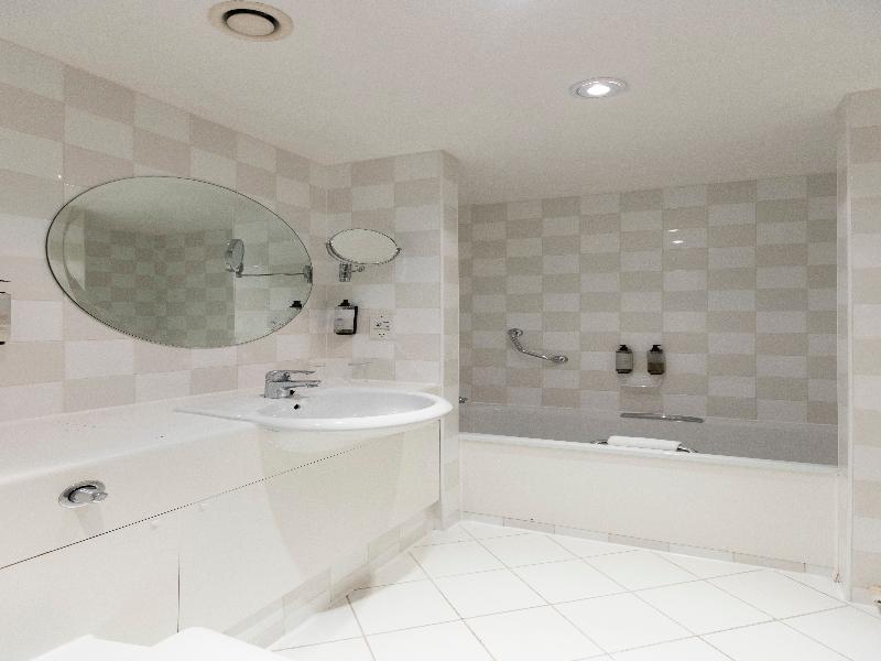 Holiday Inn Guildford image