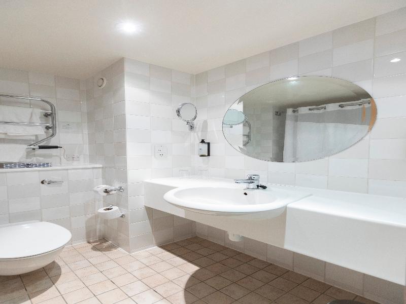 Holiday Inn Guildford image