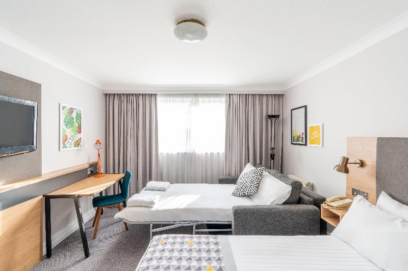 Holiday Inn Hemel Hempstead M1-J8 image