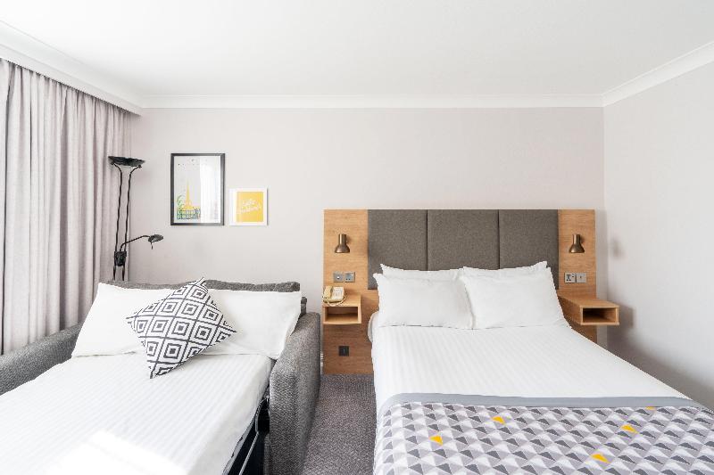 Holiday Inn Hemel Hempstead M1-J8 image