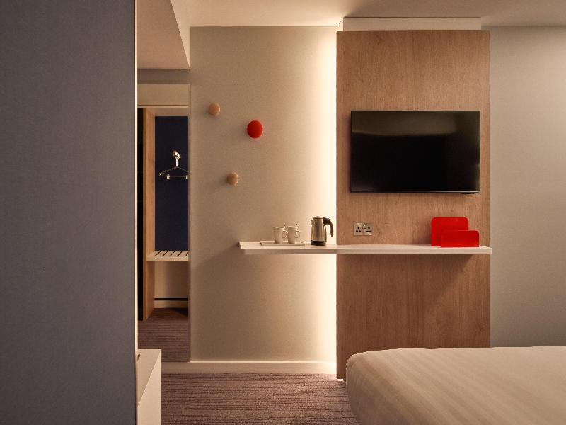 Holiday Inn Express London Limehouse image