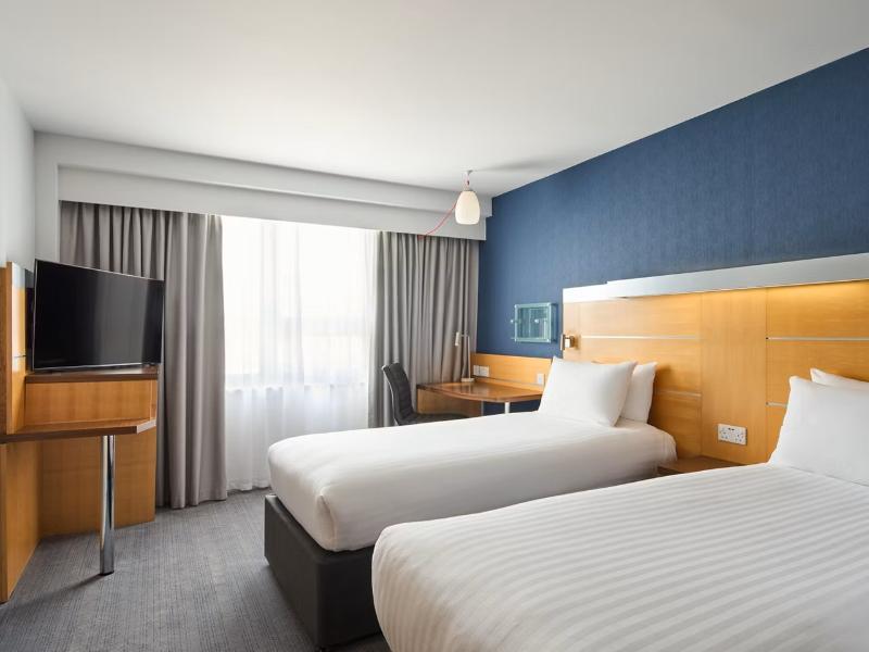 Holiday Inn Express London Limehouse image