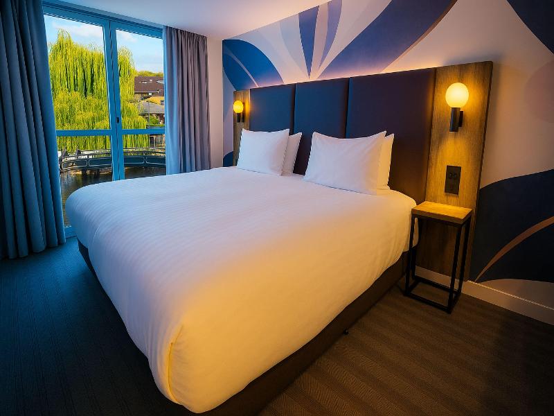 Holiday Inn London Camden Lock image