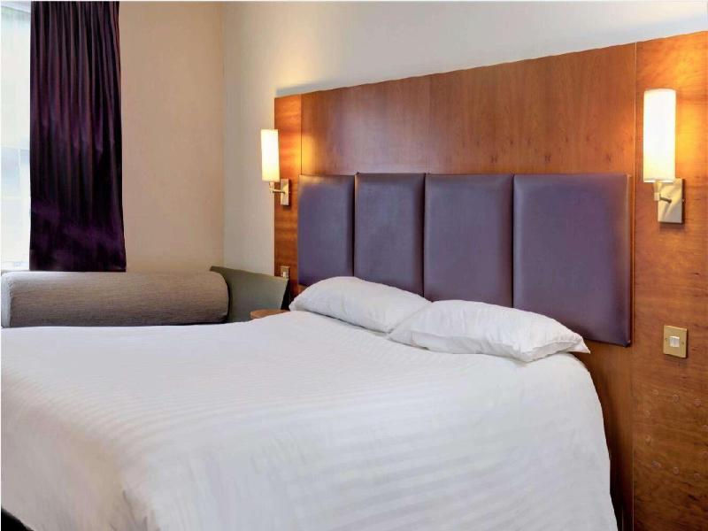 Milestone Peterborough Hotel A1M Sure Collection image
