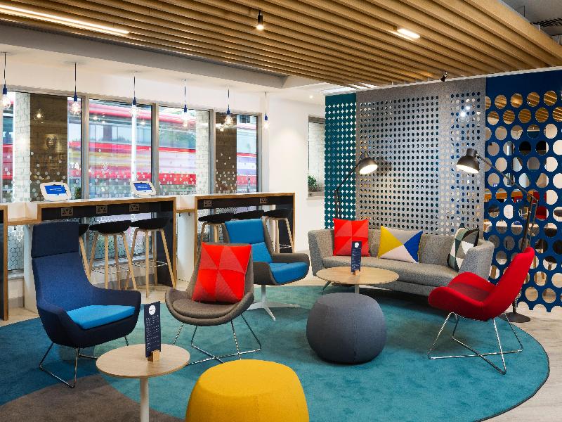 Holiday Inn Express Park Royal image