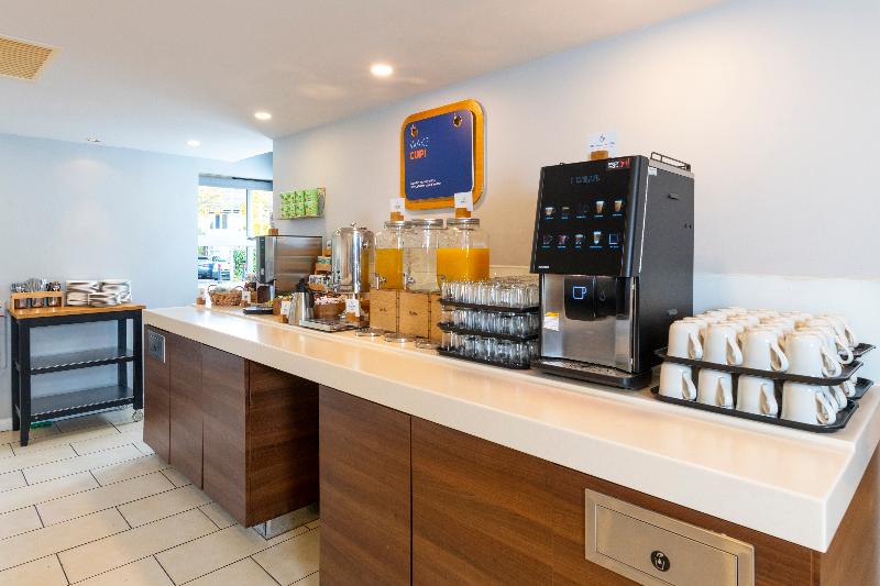 Holiday Inn Express Birmingham Oldbury M5/Jct.2 image